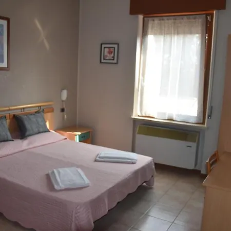 Lilia Hotel *